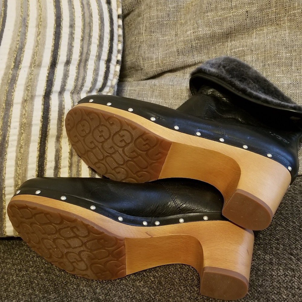 UGG Boots - Picture 4 of 6